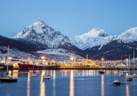 Ushuaia - Port (14) Ushuaia port seing from the water