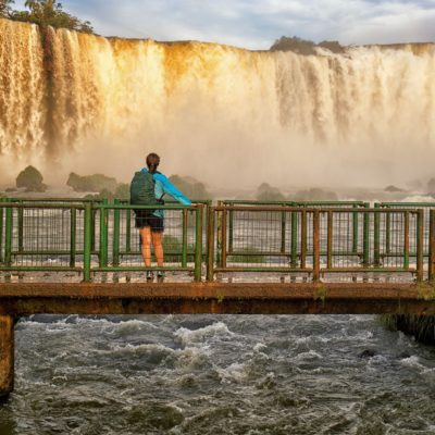 women looking at the iguazu falls in the pasarelas