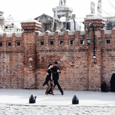 tango-dancers-buenos-aires