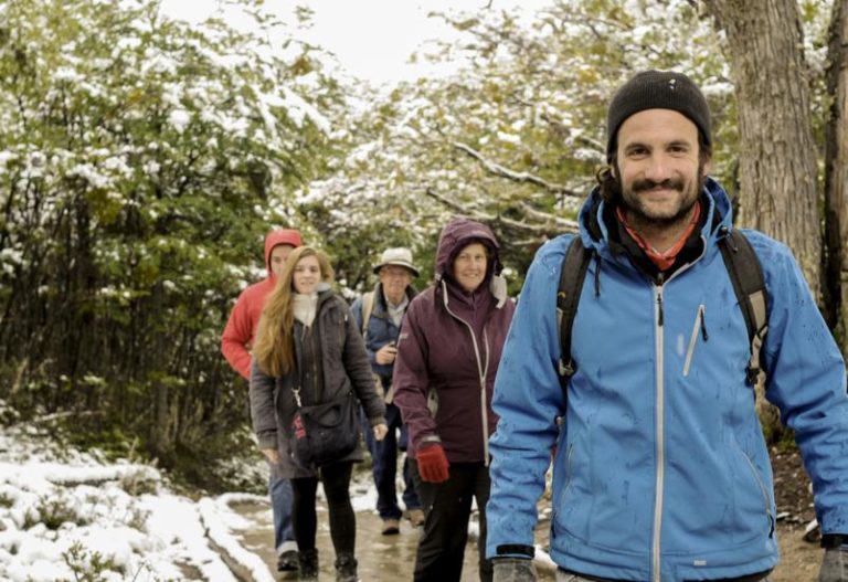 ushuaia-outdoor-trekking hikers in Ushuaia’s national park