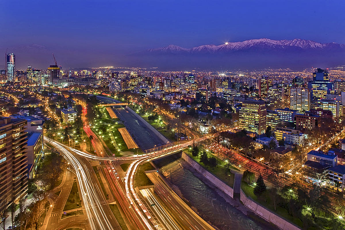 renting-a-car-in-chile-requirements Santiago de Chile city and streets at night