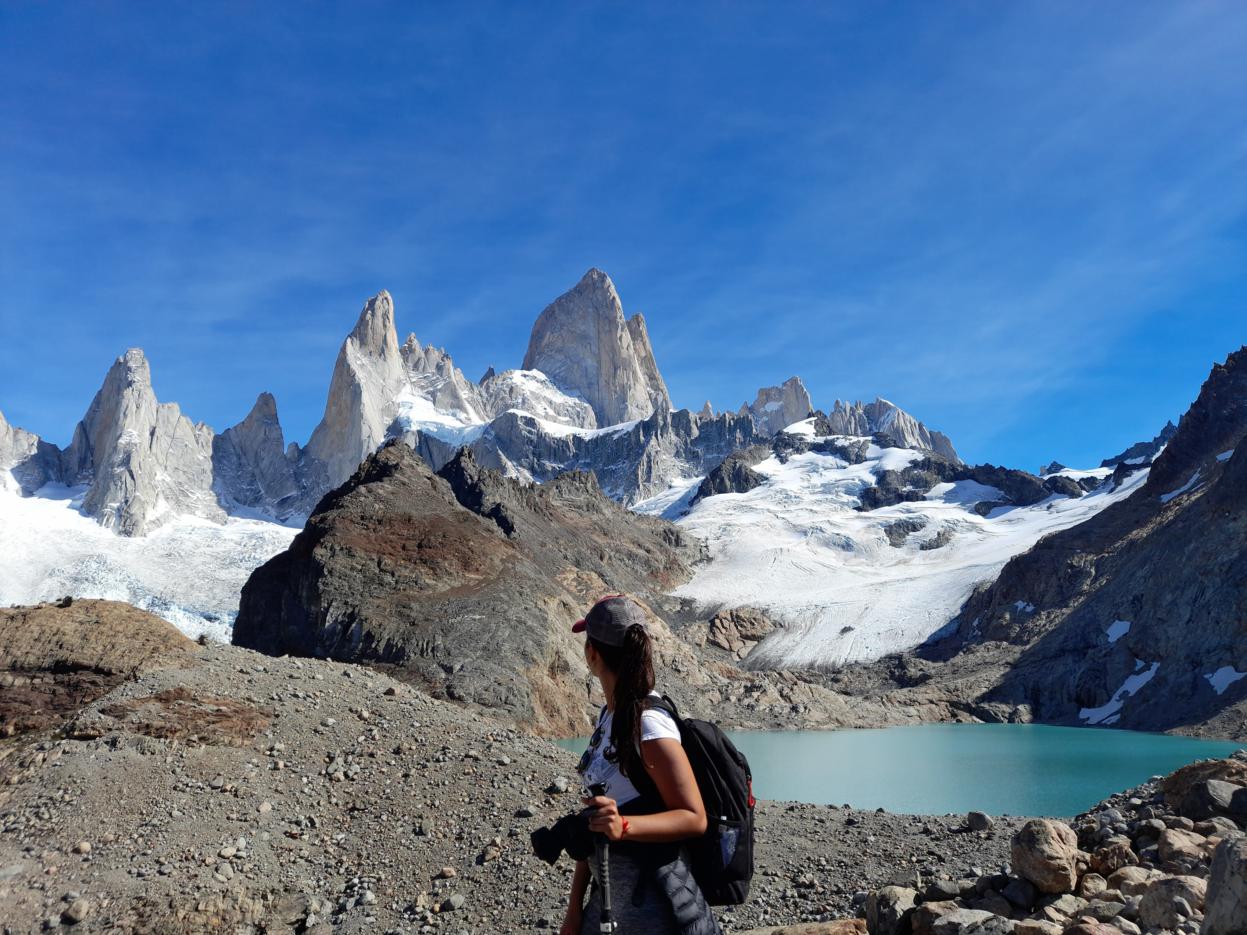 girl looking at cerro chalten
