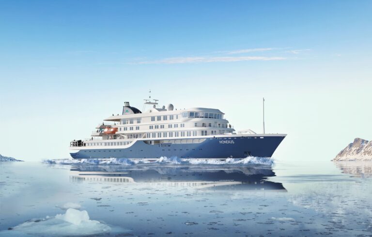 antarctica-expedition-ship Sailing expedition through antarctica