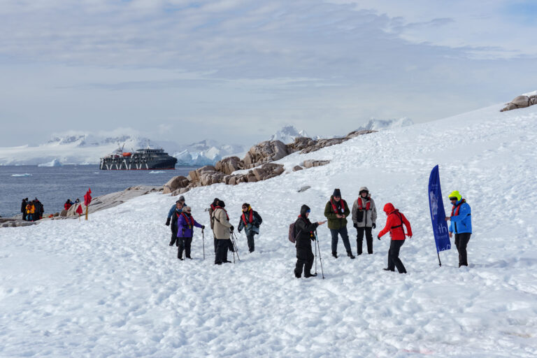 people-walking-in-the-antarctic-continent