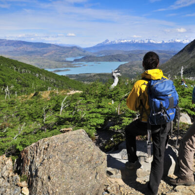 valle-frances-torres-del-paine Two persons hiking in torres del paine