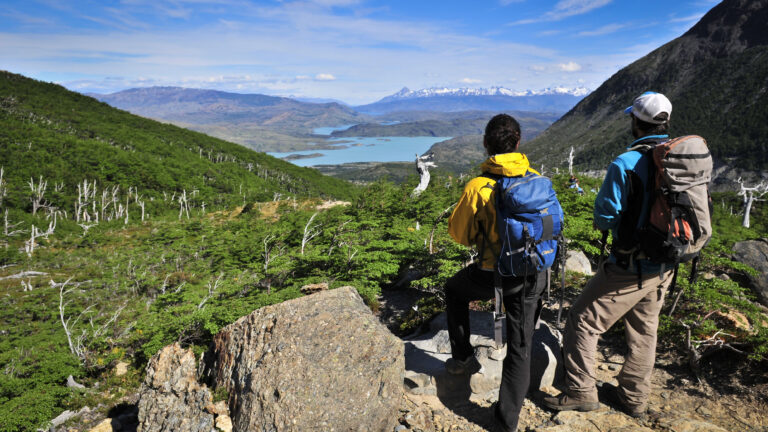 valle-frances-torres-del-paine Two persons hiking in torres del paine