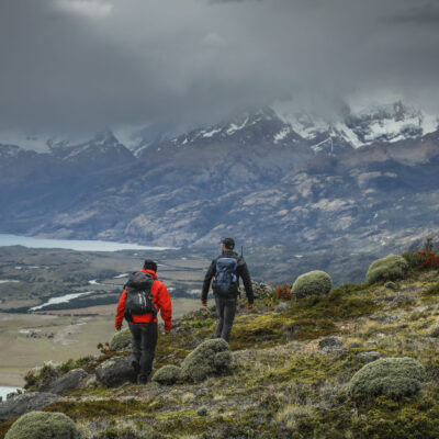 Hiking to the viewpoinf of Estancia Crisitina