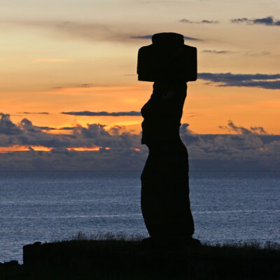 moai in easter island